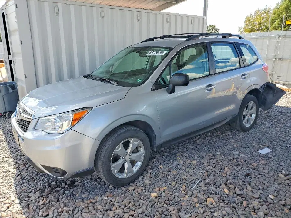JF2SJABCXGH423717 — 2016 Subaru Forester, Задняя часть, фото до ремонта