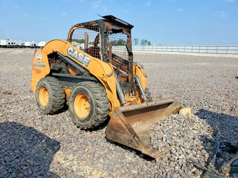 JAFSV300CEM470221 — 2014 Case SV300, BURN - ENGINE, фото до ремонта