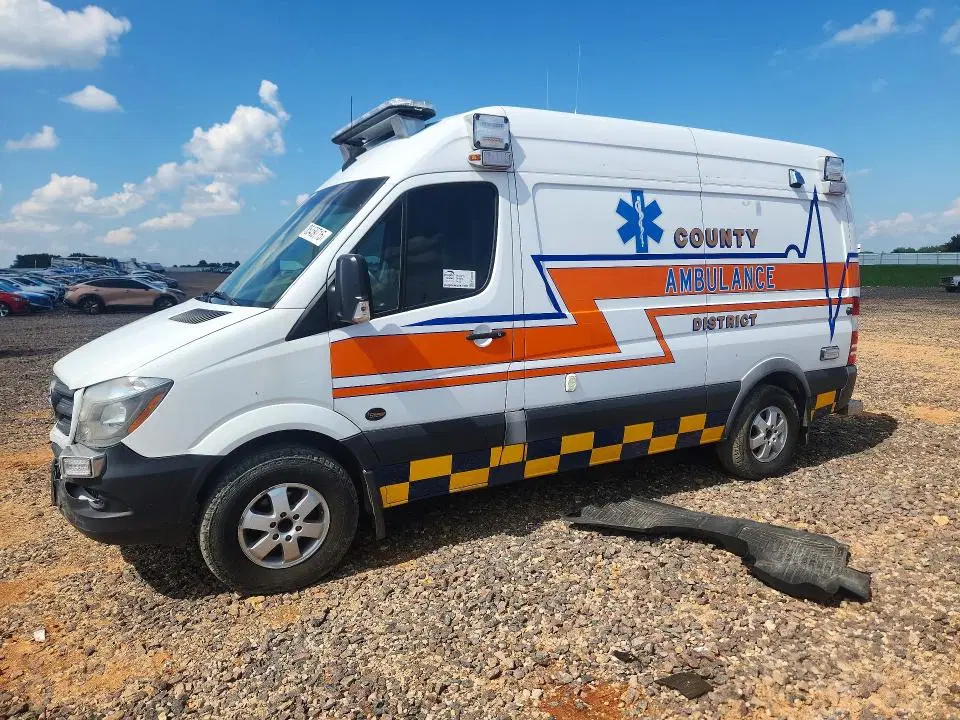 WDAPE7CDXHP384382 — 2017 Mercedes-Benz Sprinter, передняя часть, фото до ремонта