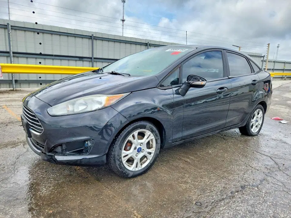 3FADP4BJXFM219358 — 2015 Ford Fiesta, Град, фото до ремонта