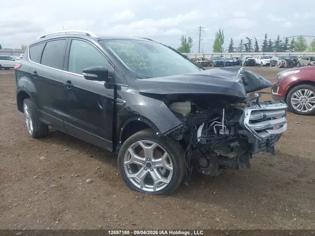 1FMCU9J96KUC41135 — 2019 Ford Escape Titanium, Передняя часть, фото до ремонта