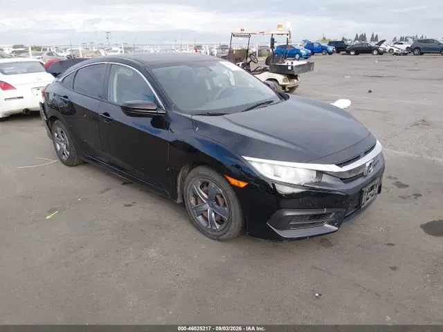 2HGFC2F56JH525742 — 2018 Honda Civic LX, задняя часть, фото до ремонта