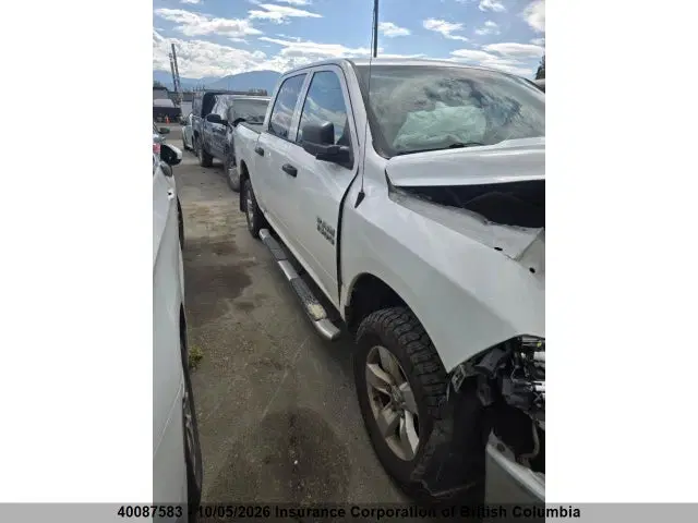 1C6RR7KG1JS346054 — 2018 RAM 1500 ST, Передняя часть, фото до ремонта
