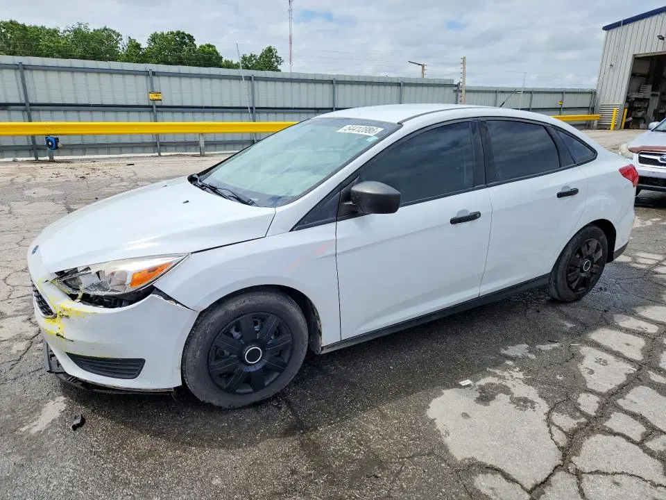 1FADP3E29FL379991 — 2015 Ford Focus, Передняя часть, фото до ремонта