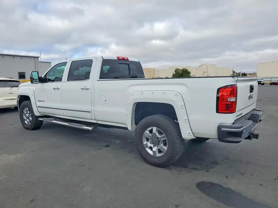 2015 GMC Sierra VIN 1GT423E8XFF597854 фото 2