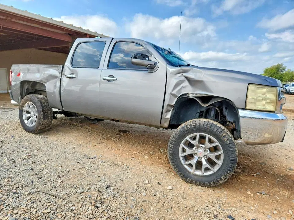 2013 CHEVROLET SILVERADO VIN 3GCPKSE76DG125645 фото 4