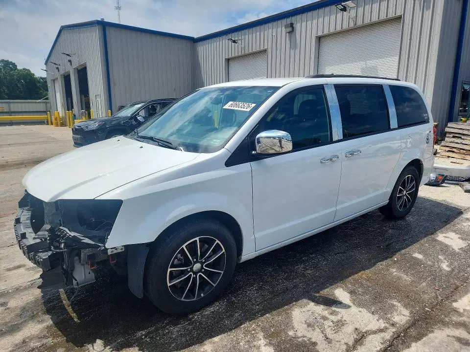 2C4RDGEG3JR222307 — 2018 Dodge Grand Caravan, Передняя часть, фото до ремонта