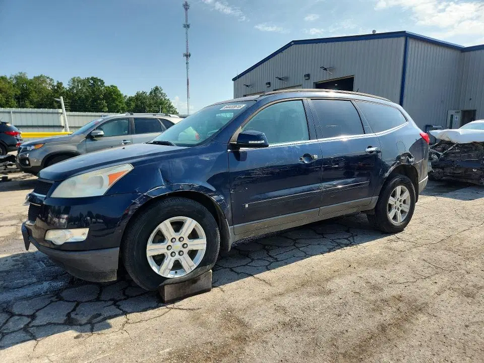 1GNLRFED7AS129156 — 2010 Chevrolet Traverse, Боковая часть, фото до ремонта