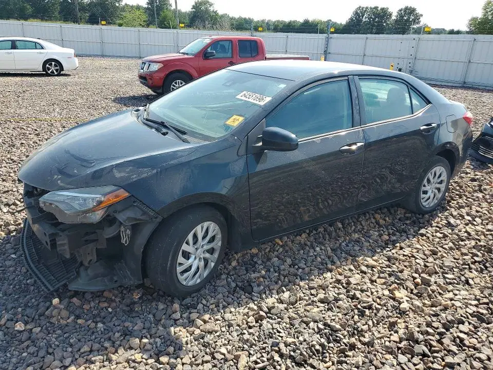 5YFBURHE3JP751005 — 2018 Toyota Corolla, Передняя часть, фото до ремонта