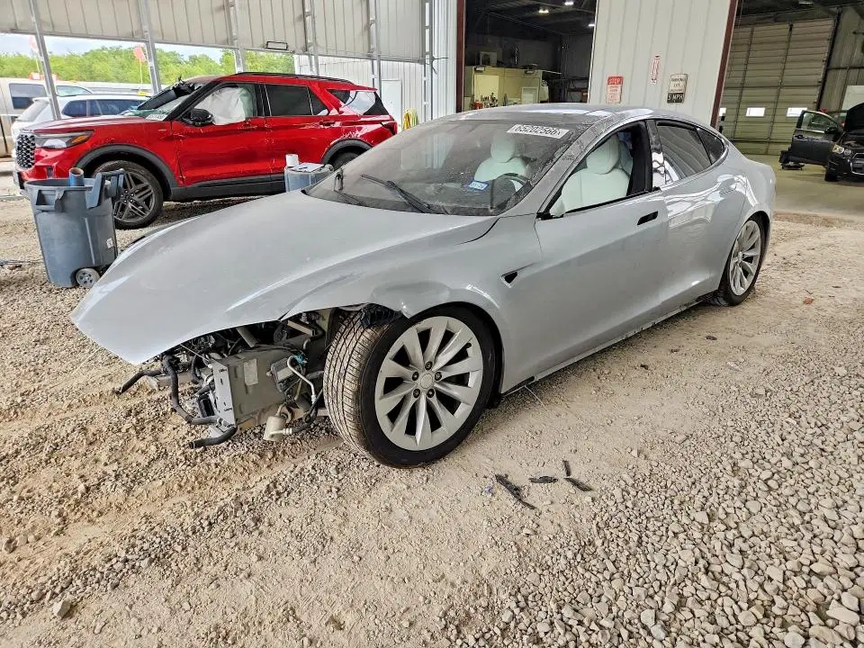 5YJSA1E25HF212217 — 2017 Tesla Model S, Передняя часть, фото до ремонта