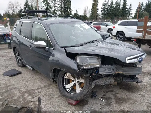JF2SKAXC9LH587198 — 2020 Subaru Forester Touring, Передняя часть, фото до ремонта