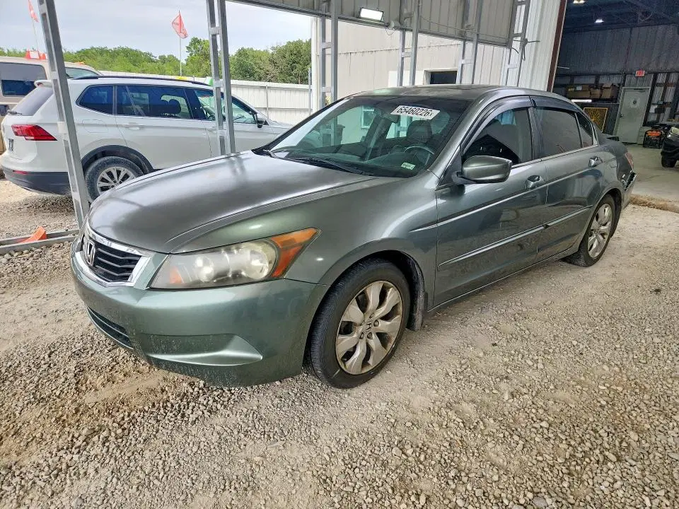 JHMCP26808C044204 — 2008 Honda Accord, Задняя часть, фото до ремонта