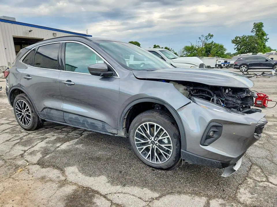 2026 FORD ESCAPE VIN 1FMCU0E19TUA15334 фото 4