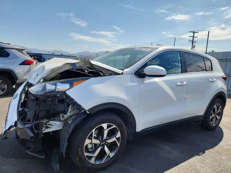 KNDPM3AC6N7952139 — 2022 Kia Sportage, передняя часть, фото до ремонта