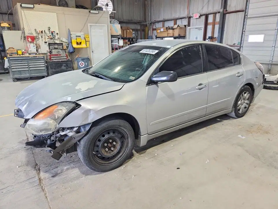 1N4AL21E29N446285 — 2009 Nissan Altima, Передняя часть, фото до ремонта
