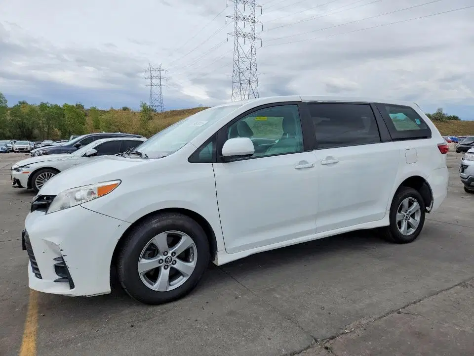 5TDZZ3DCXJS948696 — 2018 Toyota Sienna, естественный износ, фото до ремонта