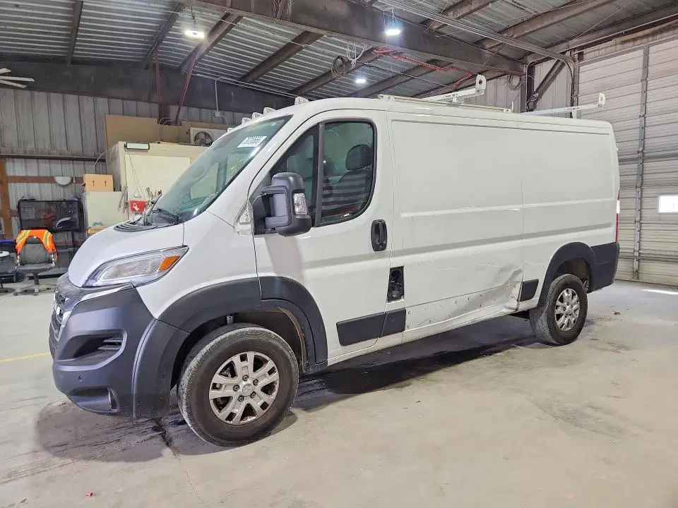 3C6LRVAG0SE523354 — 2025 RAM Promaster 1500, передняя часть, фото до ремонта