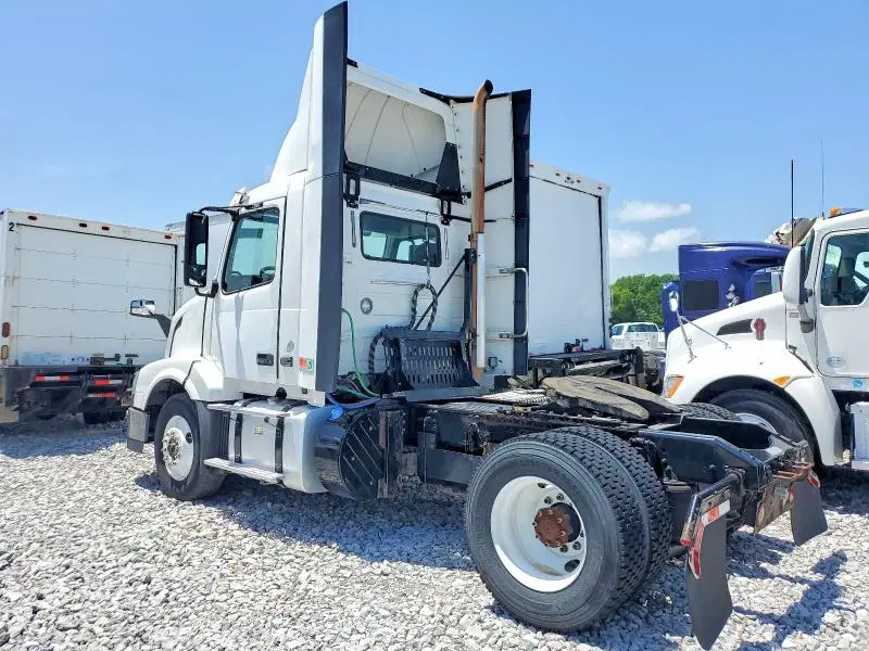 2017 VOLVO VN VIN 4V4N39TG5HN988048 фото 4