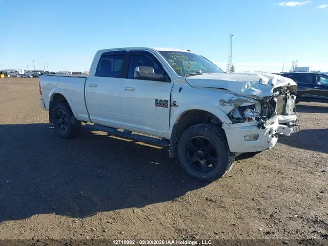 3C63R3EL6GG216035 — 2016 RAM 3500 Laramie, Передняя часть, фото до ремонта