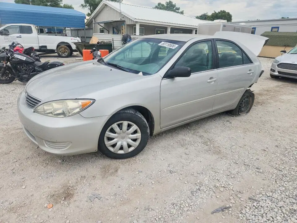 4T1BE32K65U020906 — 2005 Toyota Camry, Задняя часть, фото до ремонта
