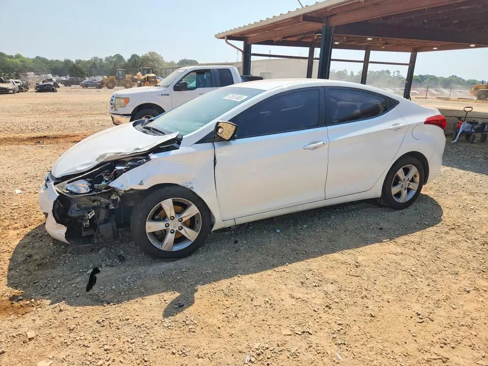 5NPDH4AE9DH276651 — 2013 Hyundai Elantra, Передняя часть, фото до ремонта