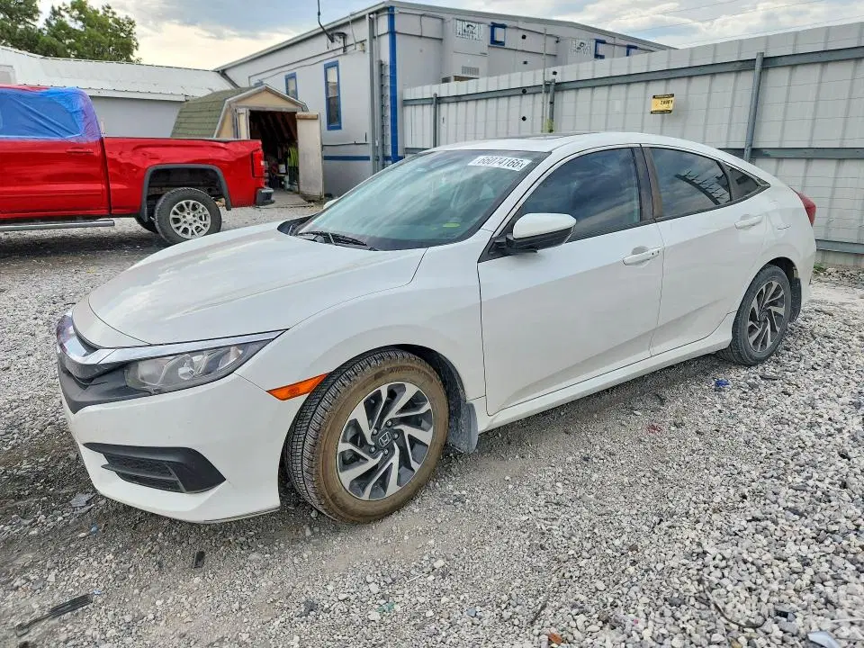 19XFC2F78GE063365 — 2016 Honda Civic, Задняя часть, фото до ремонта