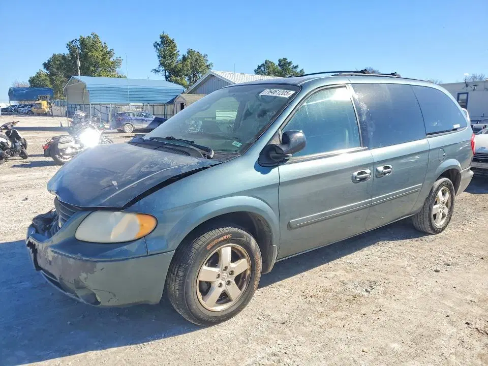 2D4GP44L75R218197 — 2005 Dodge Grand Caravan, Задняя часть, фото до ремонта