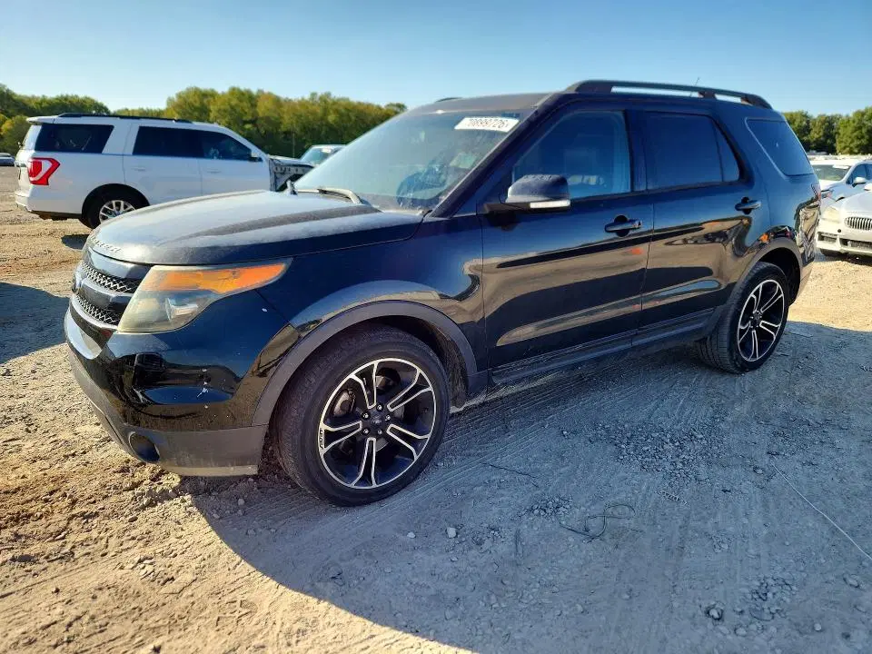 1FM5K8GT2FGA33706 — 2015 Ford Explorer, Мелкие вмятины и царапины, фото до ремонта