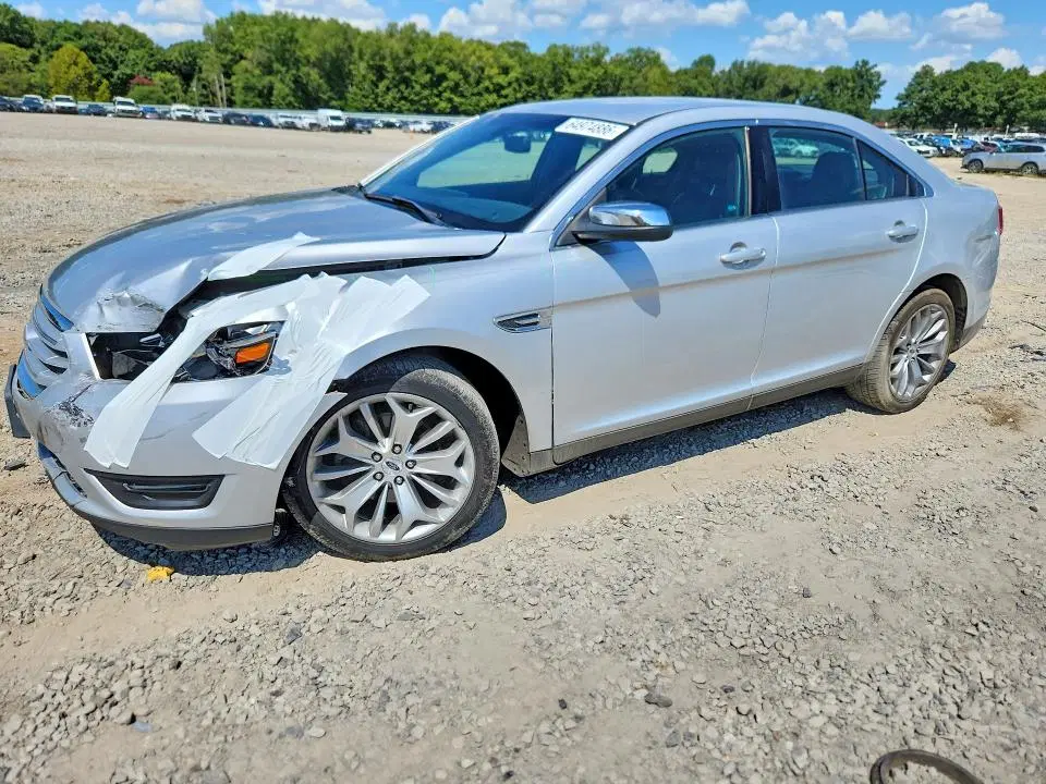 1FAHP2F87GG114317 — 2016 Ford Taurus, Передняя часть, фото до ремонта