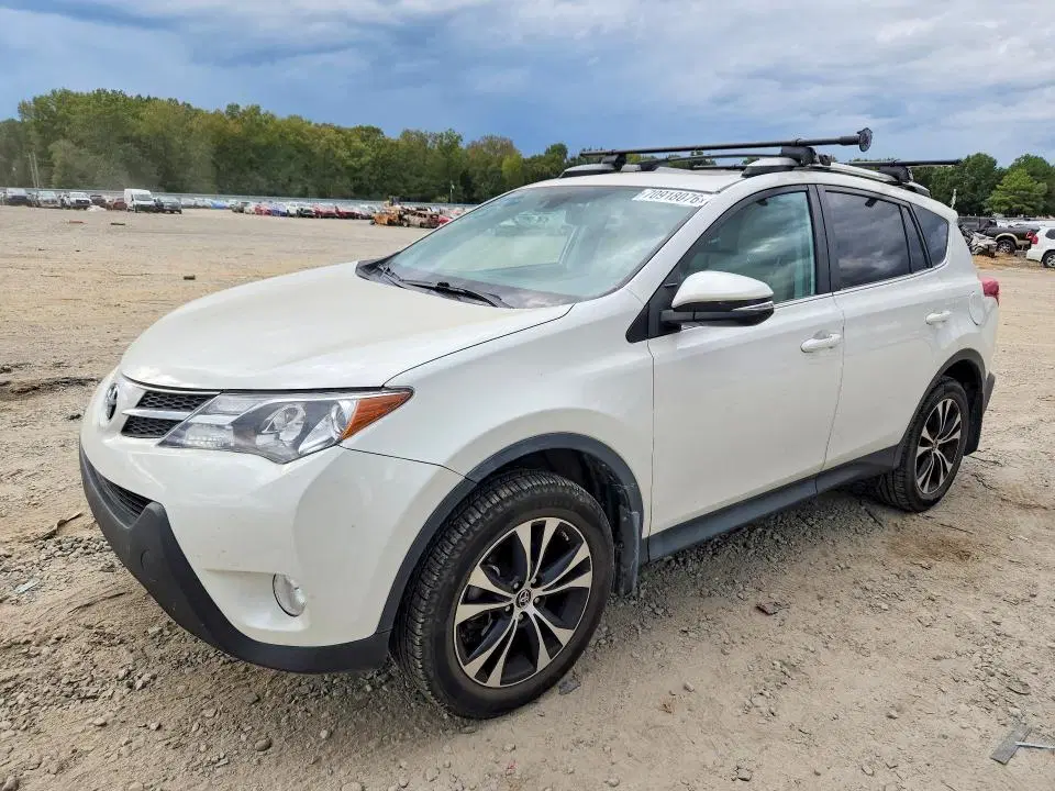 2T3YFREV4FW187676 — 2015 Toyota RAV4, Боковая часть, фото до ремонта