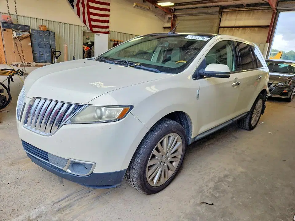 2LMDJ6JK7CBL06052 — 2012 Lincoln MKX, Задняя часть, фото до ремонта