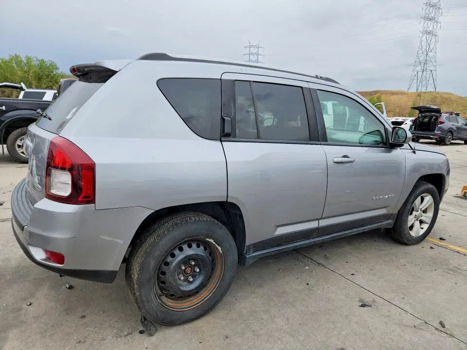2017 Jeep Compass VIN 1C4NJDEB8HD196777 фото 3